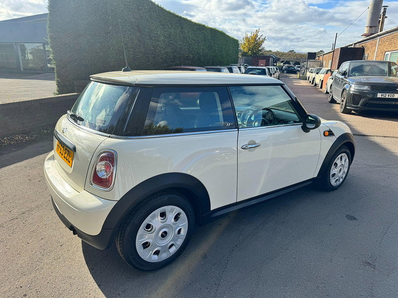 MINI Hatch 1.6 First Euro 6 3dr 3dr Manual 2026