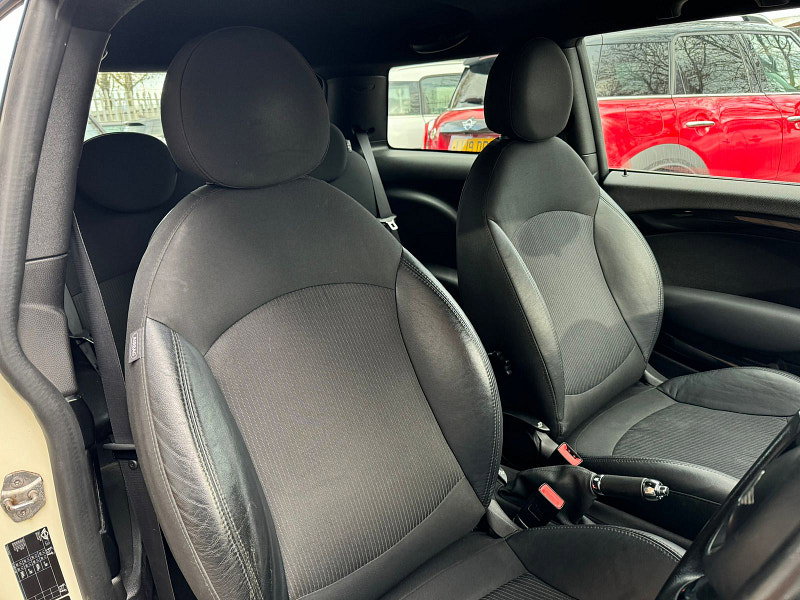 MINI Hatch 1.6L COOPER D Hatchback 3dr Diesel Manual Euro 5 (112 bhp) 3dr Manual 2026