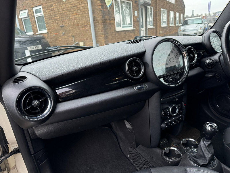 MINI Hatch 1.6L COOPER D Hatchback 3dr Diesel Manual Euro 5 (112 bhp) 3dr Manual 2026