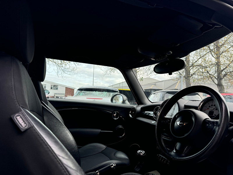 MINI Hatch 1.6L COOPER D Hatchback 3dr Diesel Manual Euro 5 (112 bhp) 3dr Manual 2026