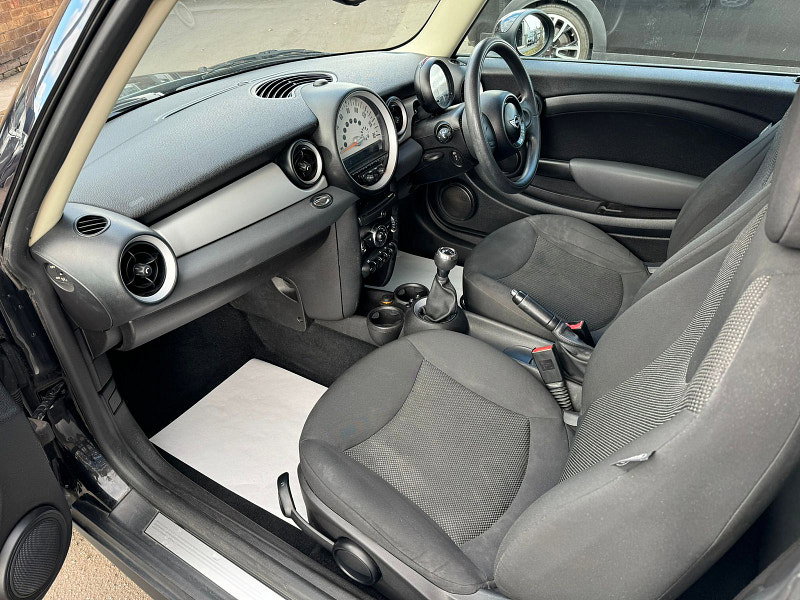 MINI Hatch 1.6L COOPER D Hatchback 3dr Diesel Manual Euro 5 (112 bhp) 3dr Manual 2026