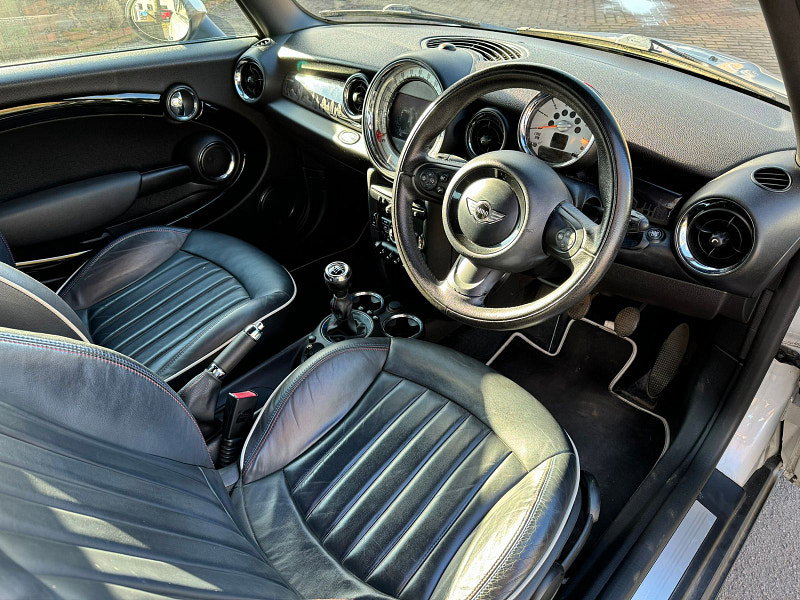 MINI Hatch 1.6L COOPER D LONDON 2012 EDITION Hatchback 3dr Diesel Manual Euro 5 (110 bhp) 3dr Manual 2026