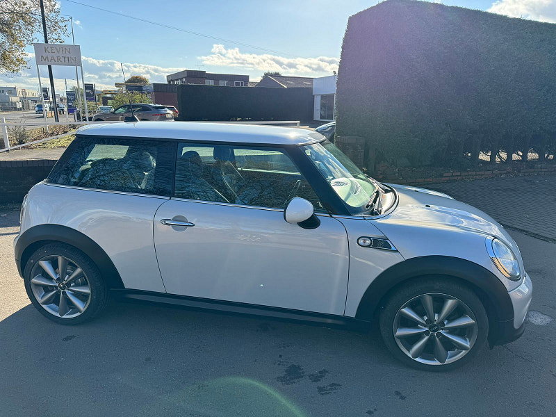 MINI Hatch 1.6L COOPER D LONDON 2012 EDITION Hatchback 3dr Diesel Manual Euro 5 (110 bhp) 3dr Manual 2026