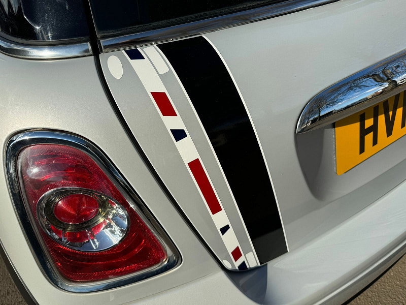 MINI Hatch 1.6L COOPER D LONDON 2012 EDITION Hatchback 3dr Diesel Manual Euro 5 (110 bhp) 3dr Manual 2026