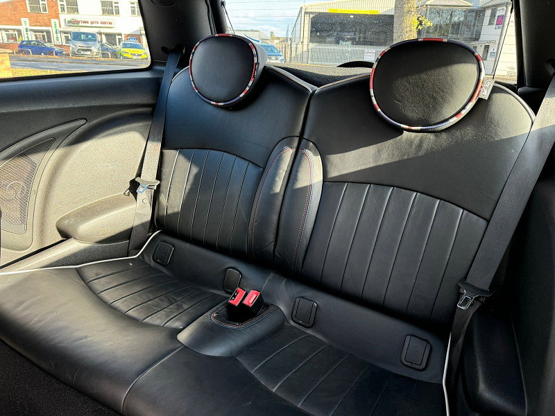 MINI Hatch 1.6L COOPER D LONDON 2012 EDITION Hatchback 3dr Diesel Manual Euro 5 (110 bhp) 3dr Manual 2026