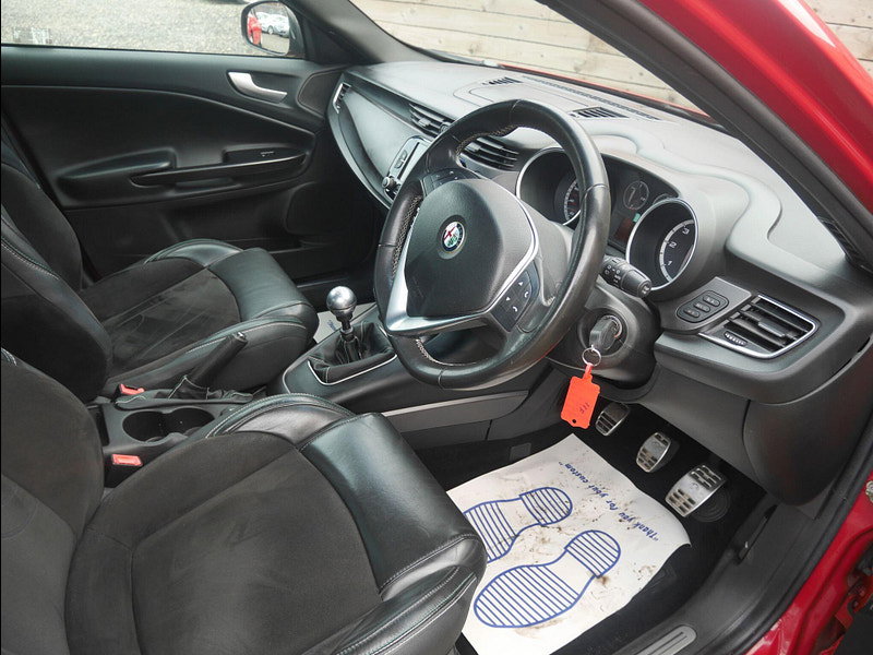 Alfa Romeo Giulietta 2.0 JTDM-2 QV Line Hatchback 5dr Diesel Manual Euro 5 (s/s) (150 bhp) 5dr Manual 2026