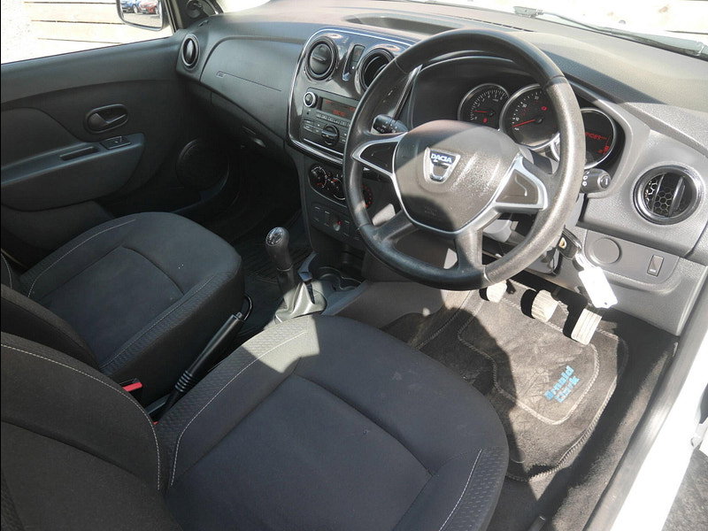 Dacia Sandero 0.9 TCe Essential Hatchback 5dr Petrol Manual Euro 6 (s/s) (90 ps) 5dr Manual 2026