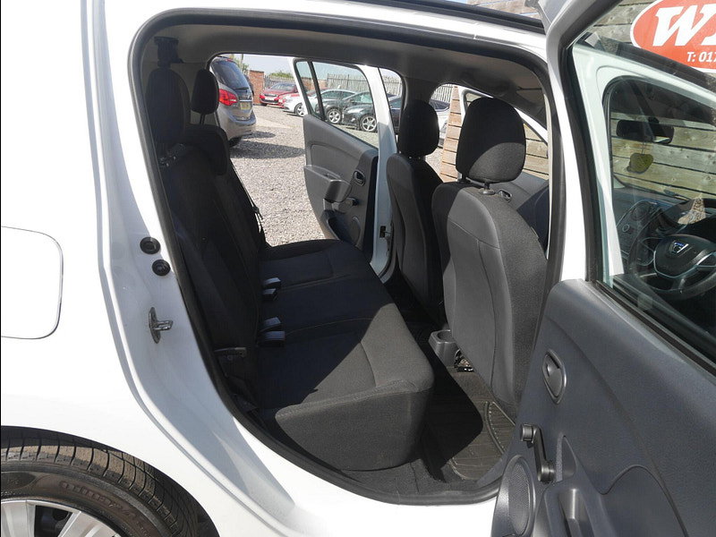 Dacia Sandero 0.9 TCe Essential Hatchback 5dr Petrol Manual Euro 6 (s/s) (90 ps) 5dr Manual 2026