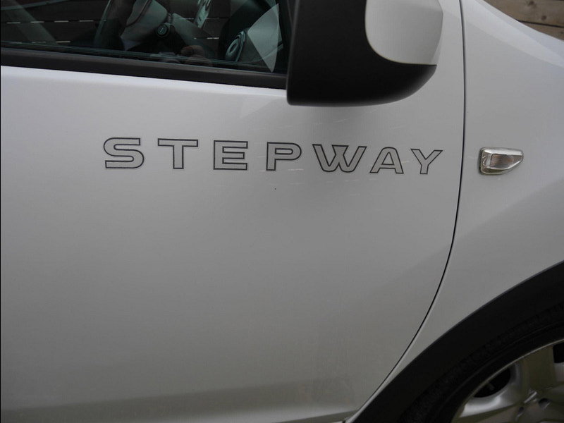 Dacia Sandero Stepway 0.9 TCe Ambiance Hatchback 5dr Petrol Manual Euro 5 (90 ps) 5dr Manual 2026