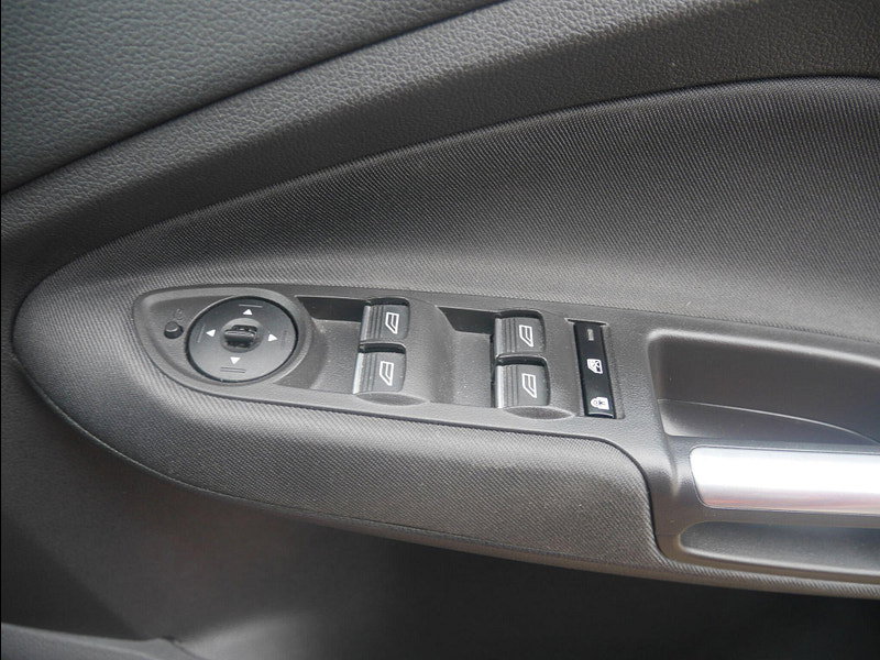 Ford C-Max 1.0T EcoBoost Titanium MPV 5dr Petrol Manual Euro 6 (s/s) (Nav) (100 ps) 5dr Manual 2026