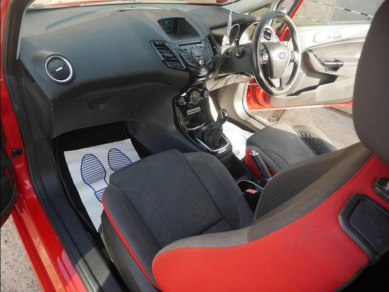 Ford Fiesta 1.0T EcoBoost Zetec S Red Edition Hatchback 3dr Petrol Manual Euro 5 (s/s) (140 ps) 3dr Manual 2026