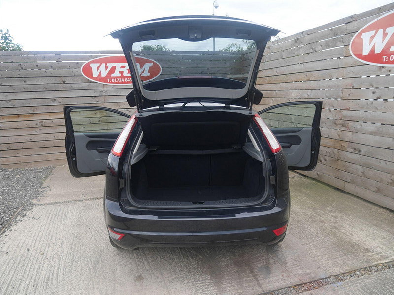 Ford Focus 1.6 Zetec S Hatchback 3dr Petrol Manual (157 g/km, 113 bhp) 3dr Manual 2026