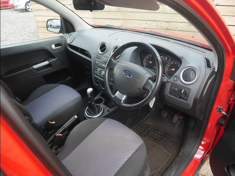 Ford Fusion 1.4 Zetec 5dr 5dr Manual 2026