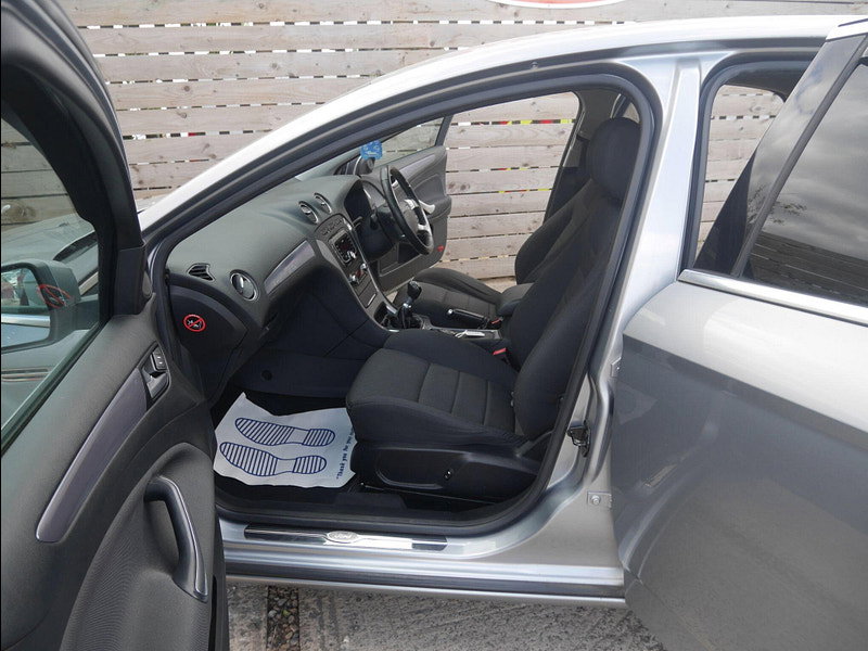 Ford Mondeo 2.0 TDCi Titanium Hatchback 5dr Diesel Manual Euro 5 (140 ps) 5dr Manual 2026