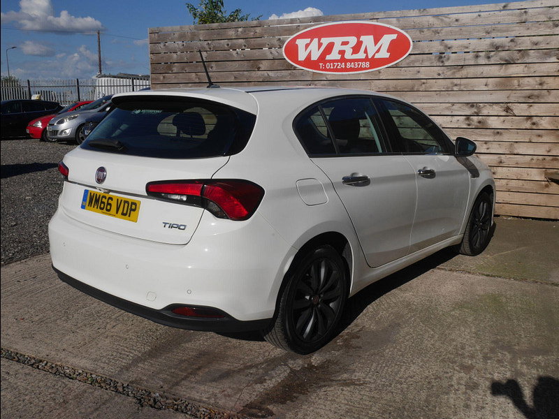 Fiat Tipo 1.3 MultiJetII Lounge Hatchback 5dr Diesel Manual Euro 6 (s/s) (95 ps) 5dr Manual 2026