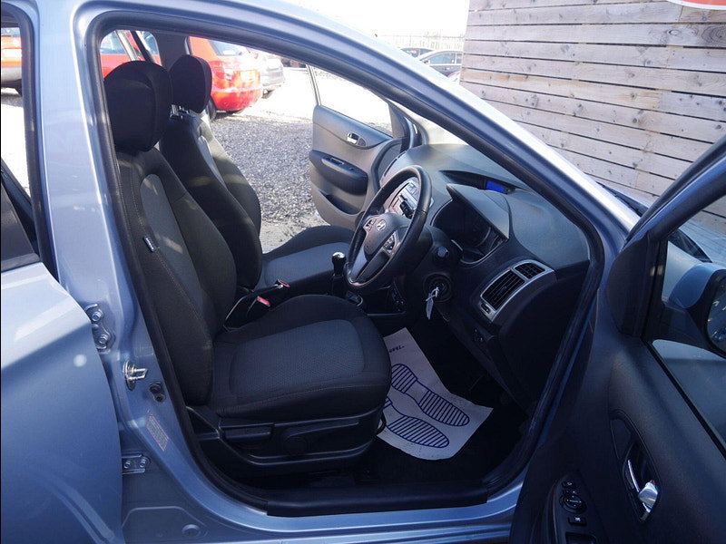 Hyundai I20 1.2 Active Hatchback 5dr Petrol Manual Euro 5 (85 bhp) 5dr Manual 2026