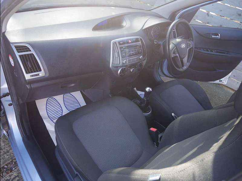Hyundai I20 1.2 Active Hatchback 5dr Petrol Manual Euro 5 (85 bhp) 5dr Manual 2026