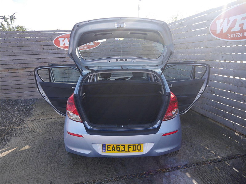 Hyundai I20 1.2 Active Hatchback 5dr Petrol Manual Euro 5 (85 bhp) 5dr Manual 2026