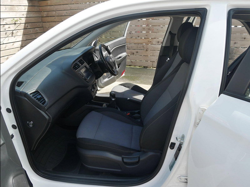 Hyundai I20 1.2 SE Launch Edition Hatchback 5dr Petrol Manual Euro 6 (s/s) (84 ps) 5dr Manual 2026