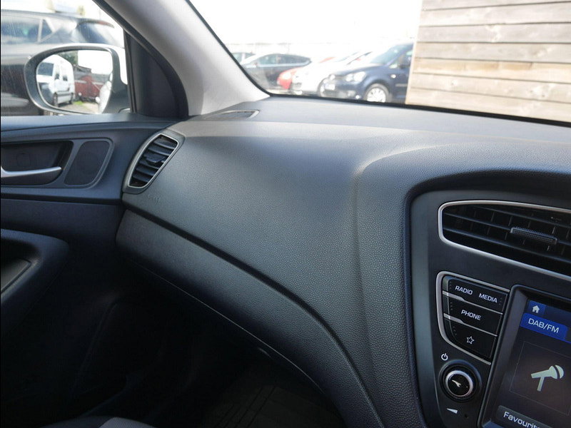 Hyundai I20 1.2 SE Launch Edition Hatchback 5dr Petrol Manual Euro 6 (s/s) (84 ps) 5dr Manual 2026