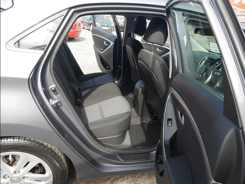 Hyundai I30 1.4 SE Hatchback 5dr Petrol Manual Euro 6 (100 ps) 5dr Manual 2026