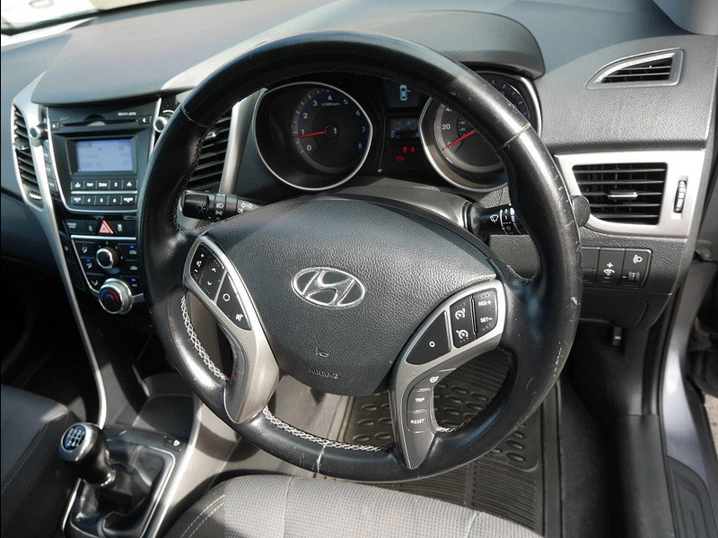 Hyundai I30 1.4 SE Hatchback 5dr Petrol Manual Euro 6 (100 ps) 5dr Manual 2026