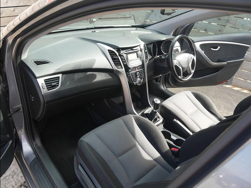 Hyundai I30 1.4 SE Hatchback 5dr Petrol Manual Euro 6 (100 ps) 5dr Manual 2026