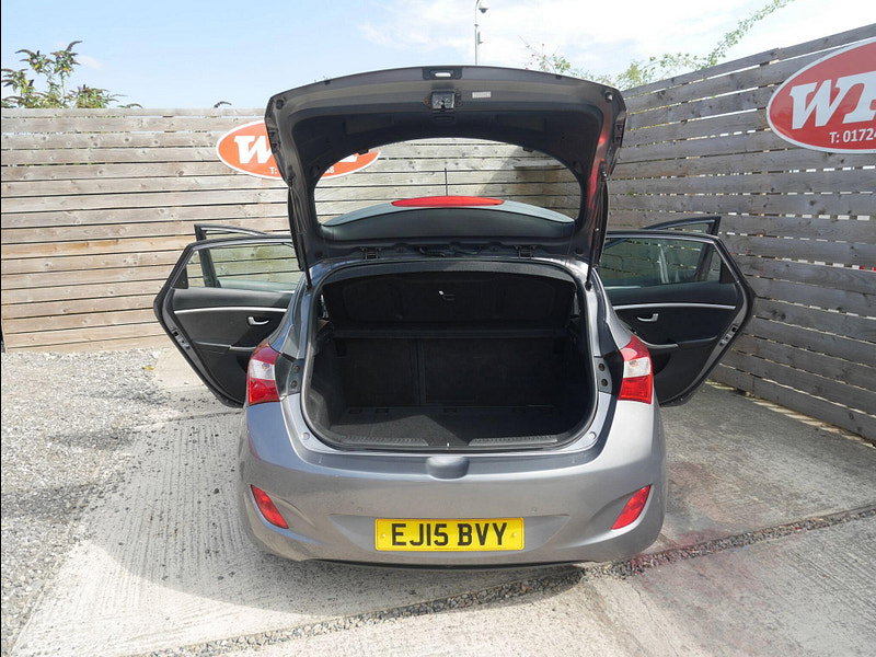 Hyundai I30 1.4 SE Hatchback 5dr Petrol Manual Euro 6 (100 ps) 5dr Manual 2026