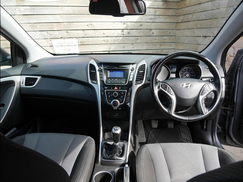 Hyundai I30 1.4 SE Hatchback 5dr Petrol Manual Euro 6 (100 ps) 5dr Manual 2026