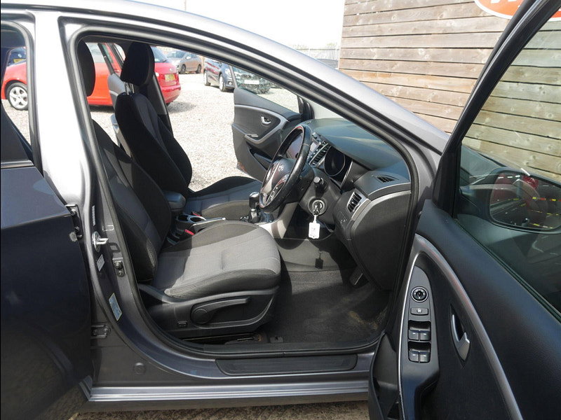 Hyundai I30 1.4 SE Hatchback 5dr Petrol Manual Euro 6 (100 ps) 5dr Manual 2026