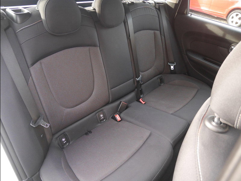 MINI Clubman 1.5 Cooper Classic Estate 6dr Petrol Manual Euro 6 (s/s) (136 ps) 6dr Manual 2026