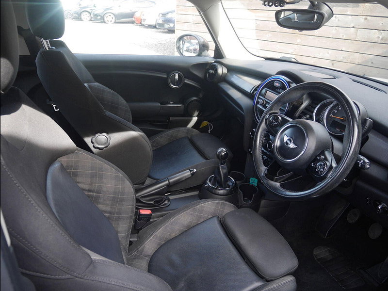 MINI Hatch 1.5 Cooper Hatchback 3dr Petrol Manual Euro 6 (s/s) (136 ps) 3dr Manual 2026