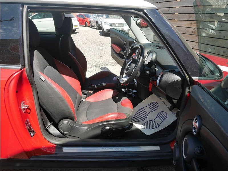 MINI Hatch 1.6 Cooper D Hatchback 3dr Diesel Manual Euro 4 (110 ps) 3dr Manual 2026