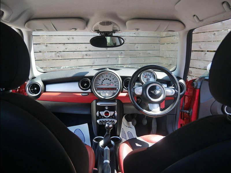 MINI Hatch 1.6 Cooper D Hatchback 3dr Diesel Manual Euro 4 (110 ps) 3dr Manual 2026