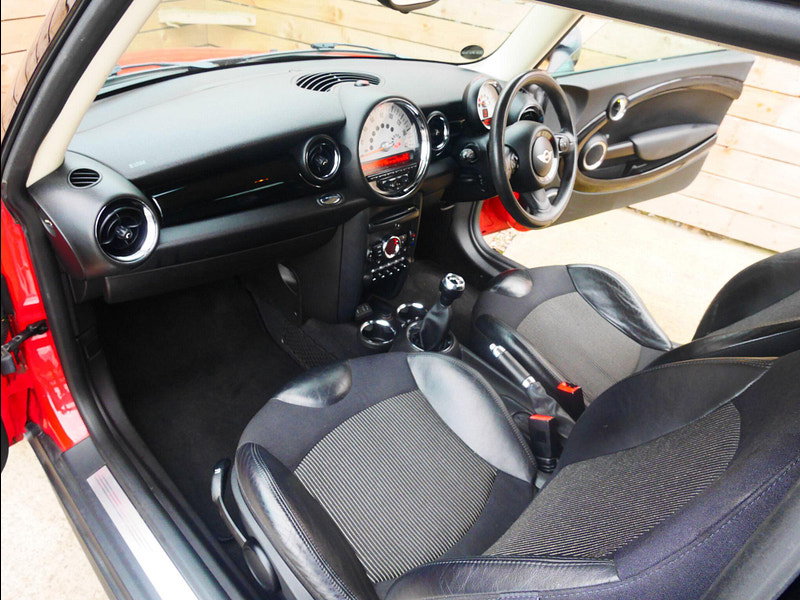 MINI Hatch 1.6 Cooper D Hatchback 3dr Diesel Manual Euro 5 (s/s) (112 ps) 3dr Manual 2026