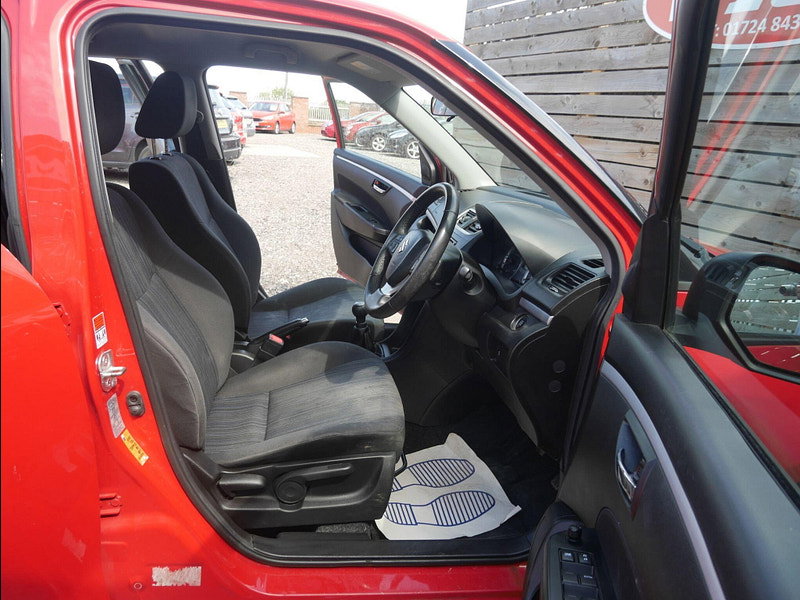 Suzuki Swift 1.2 SZ4 Hatchback 5dr Petrol Manual Euro 6 (94 ps) 5dr Manual 2026