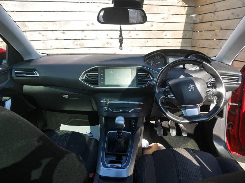 Peugeot 308 SW 1.2 PureTech Allure Estate 5dr Petrol Manual Euro 6 (s/s) (130 ps) 5dr Manual 2026