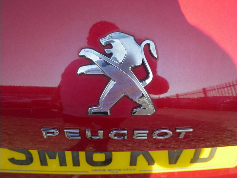Peugeot 308 SW 1.2 PureTech Allure Estate 5dr Petrol Manual Euro 6 (s/s) (130 ps) 5dr Manual 2026