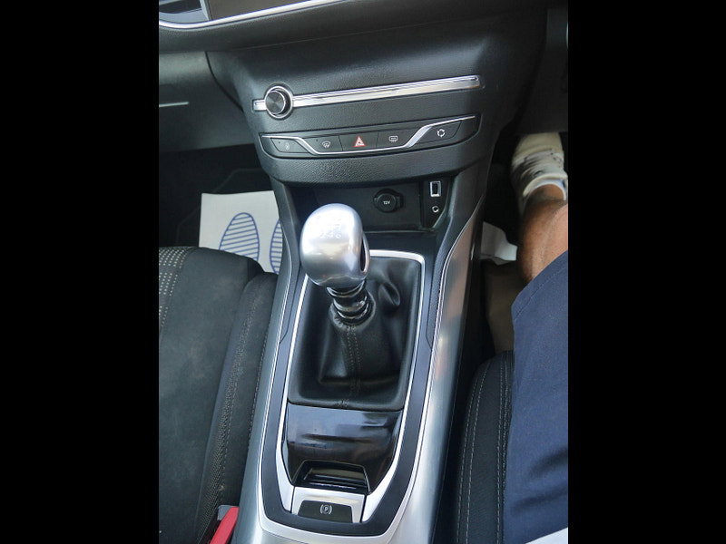 Peugeot 308 SW 1.2 PureTech Allure Estate 5dr Petrol Manual Euro 6 (s/s) (130 ps) 5dr Manual 2026