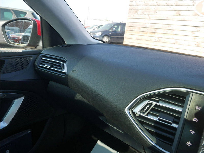 Peugeot 308 SW 1.2 PureTech Allure Estate 5dr Petrol Manual Euro 6 (s/s) (130 ps) 5dr Manual 2026