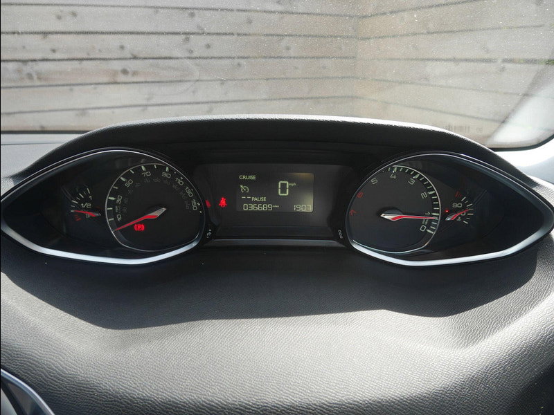 Peugeot 308 SW 1.2 PureTech Allure Estate 5dr Petrol Manual Euro 6 (s/s) (130 ps) 5dr Manual 2026
