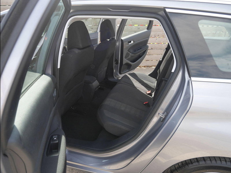 Peugeot 308 SW 1.2 PureTech Allure Estate 5dr Petrol Manual Euro 6 (s/s) (130 ps) 5dr Manual 2026