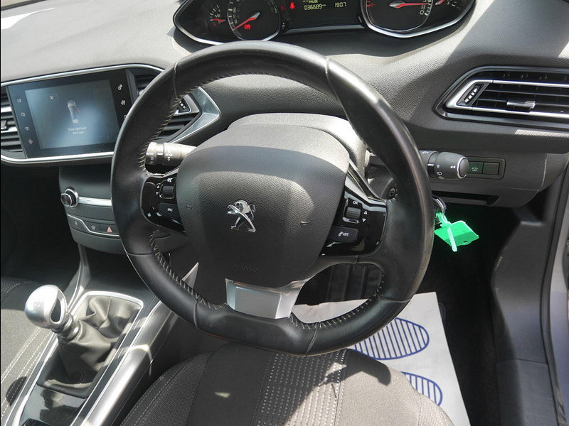 Peugeot 308 SW 1.2 PureTech Allure Estate 5dr Petrol Manual Euro 6 (s/s) (130 ps) 5dr Manual 2026