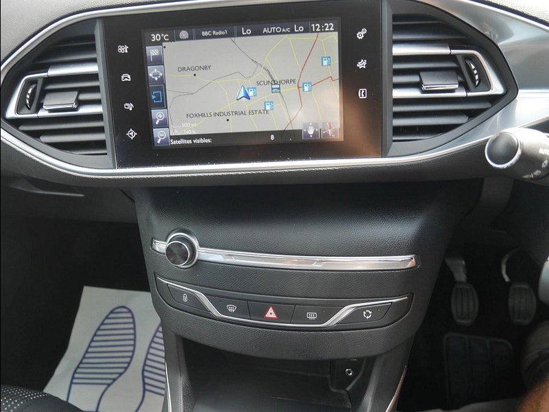 Peugeot 308 SW 1.2 PureTech Allure Estate 5dr Petrol Manual Euro 6 (s/s) (130 ps) 5dr Manual 2026