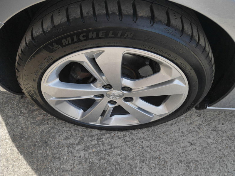 Peugeot 308 SW 1.2 PureTech Allure Estate 5dr Petrol Manual Euro 6 (s/s) (130 ps) 5dr Manual 2026