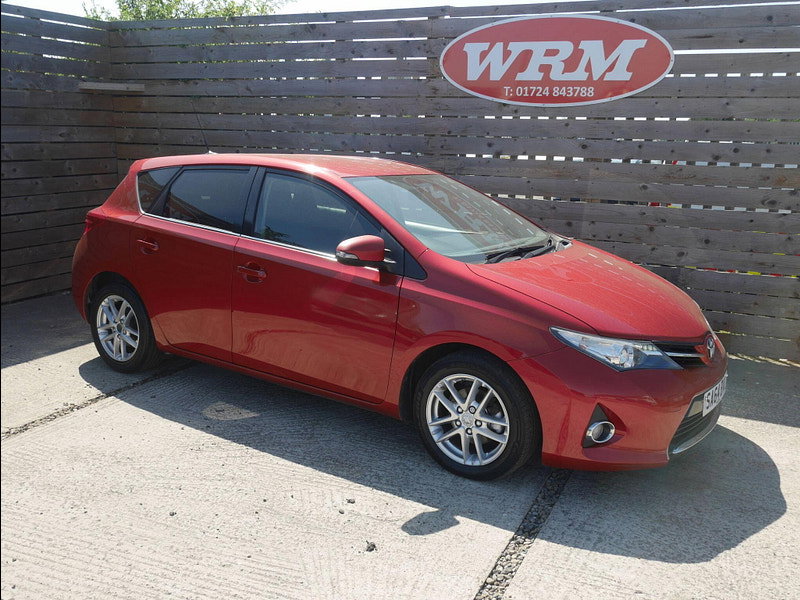 Toyota Auris 1.33 Dual VVT-i Icon Plus Hatchback 5dr Petrol Manual Euro 5 (s/s) (101 ps) 5dr Manual 2026