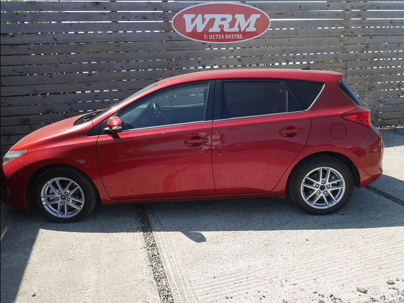 Toyota Auris 1.33 Dual VVT-i Icon Plus Hatchback 5dr Petrol Manual Euro 5 (s/s) (101 ps) 5dr Manual 2026