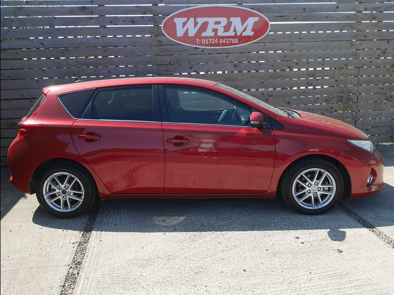 Toyota Auris 1.33 Dual VVT-i Icon Plus Hatchback 5dr Petrol Manual Euro 5 (s/s) (101 ps) 5dr Manual 2026