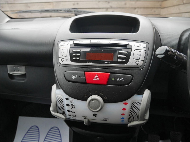 Toyota Aygo 1.0 VVT-i Ice Hatchback 5dr Petrol Manual Euro 5 (67 ps) 5dr Manual 2026