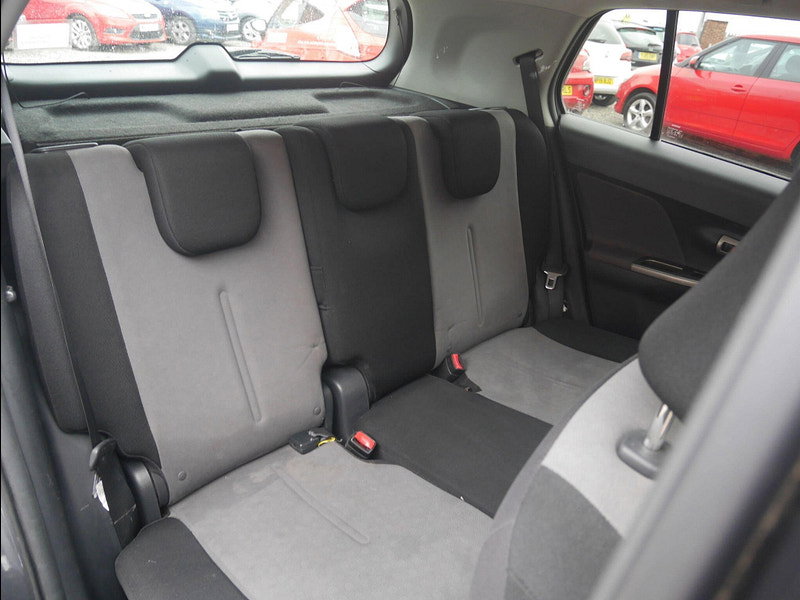 Toyota Urban Cruiser 1.4 D-4D SUV 5dr Diesel Manual 4WD Euro 5 (90 ps) 5dr Manual 2026